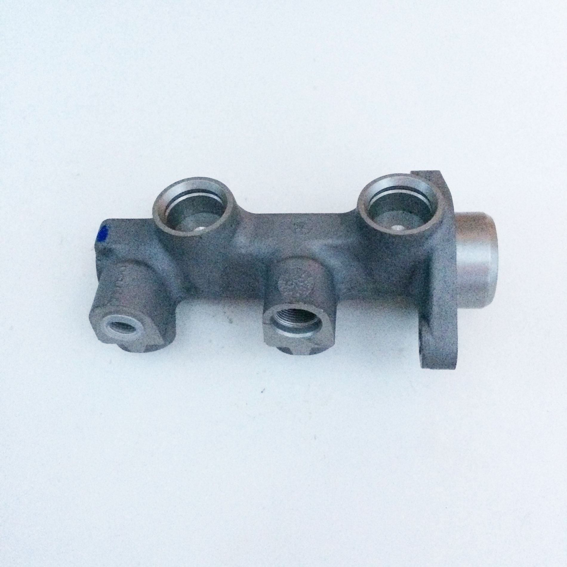 Brake master cylinder cavalier